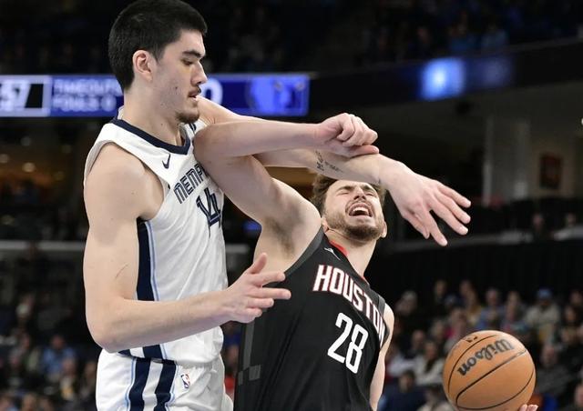 NBA比赛暂停或取消，球员们休息备战下一场比赛